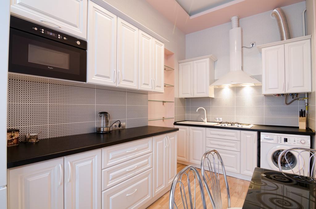 LEOGRAND Apartment on Doroshenka Street 34 Lviv Buitenkant foto