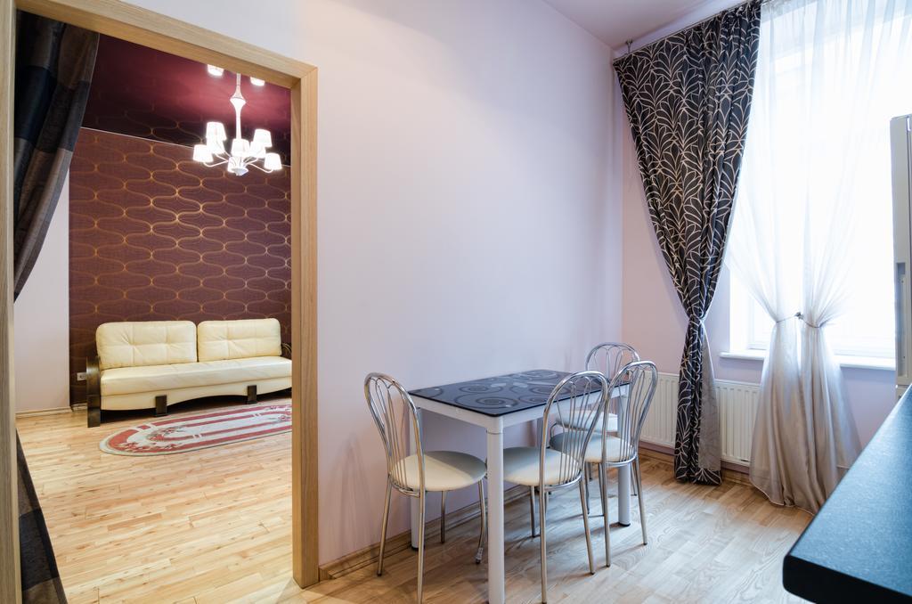 LEOGRAND Apartment on Doroshenka Street 34 Lviv Buitenkant foto